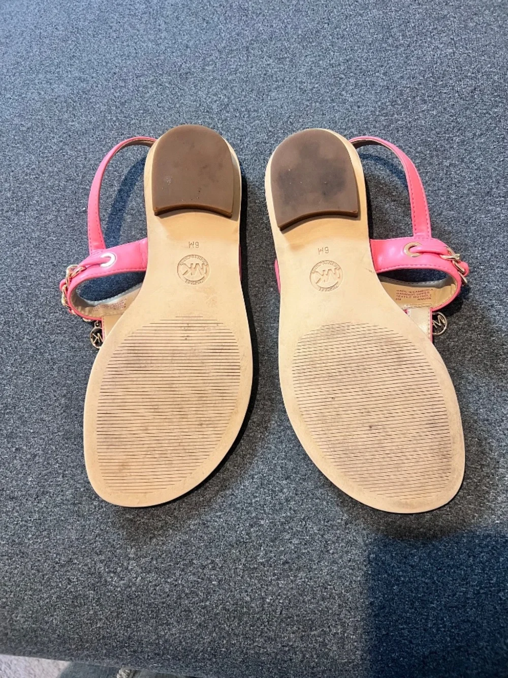 Michael Kors Pink Chain Charm Thong Sandals Size 6M